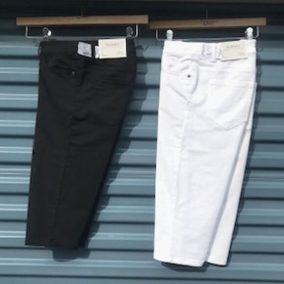 Bermuda Skimmer Shorts Size: 4 Average . Black & White . (2) Pair Bundle . NWT's